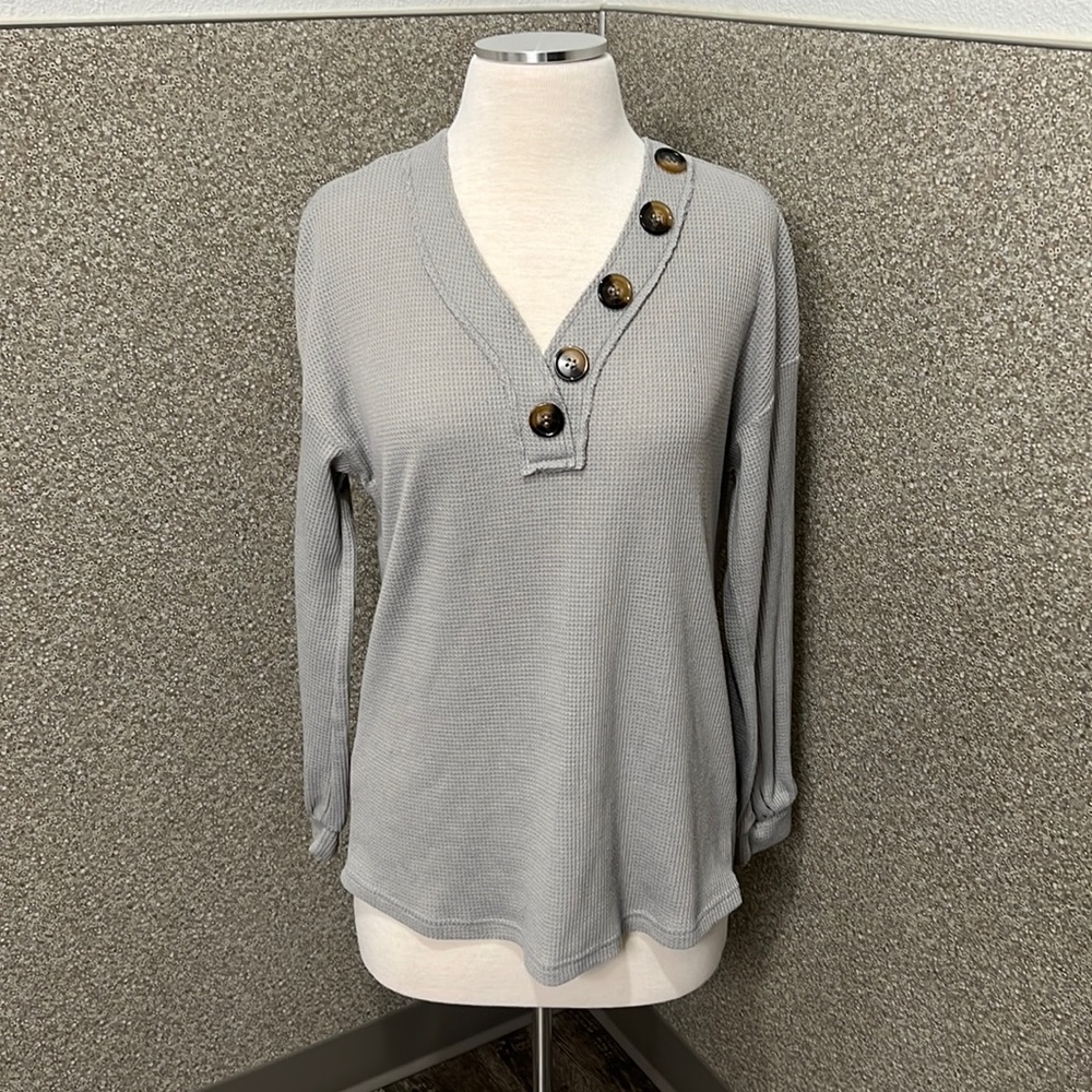 V-Neck Waffle Knit Gray Long Sleeve BTFBM Pullover Top Size Medium